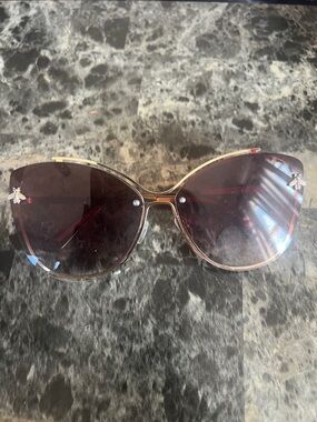 Designer-Inspired Women's Butterfly Sunglasses - Brown Lenses